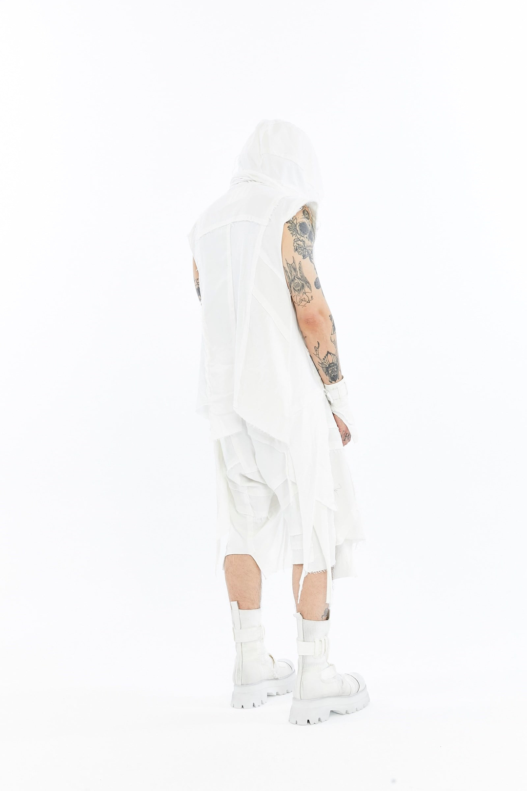 DIVIDE VEST