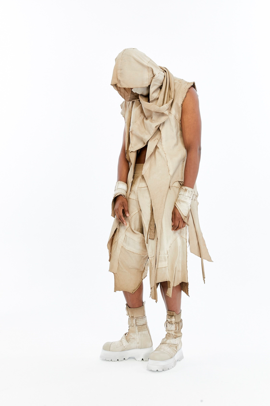 DIVIDE VEST