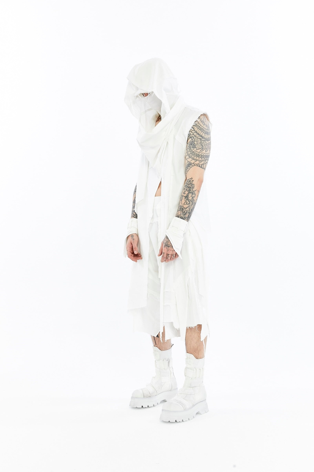 DIVIDE VEST