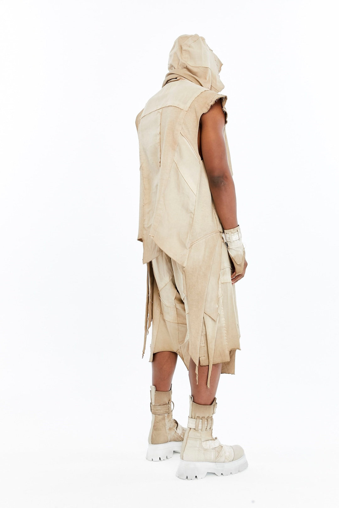 DIVIDE VEST