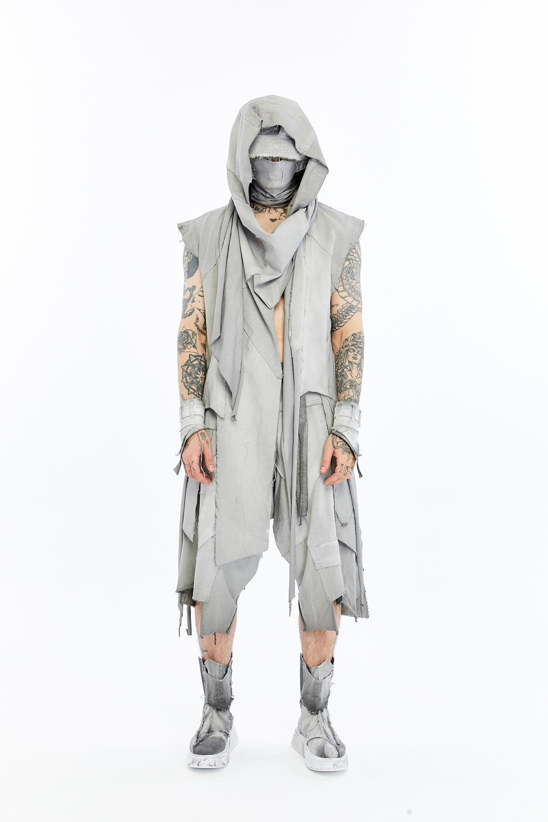 DIVIDE VEST