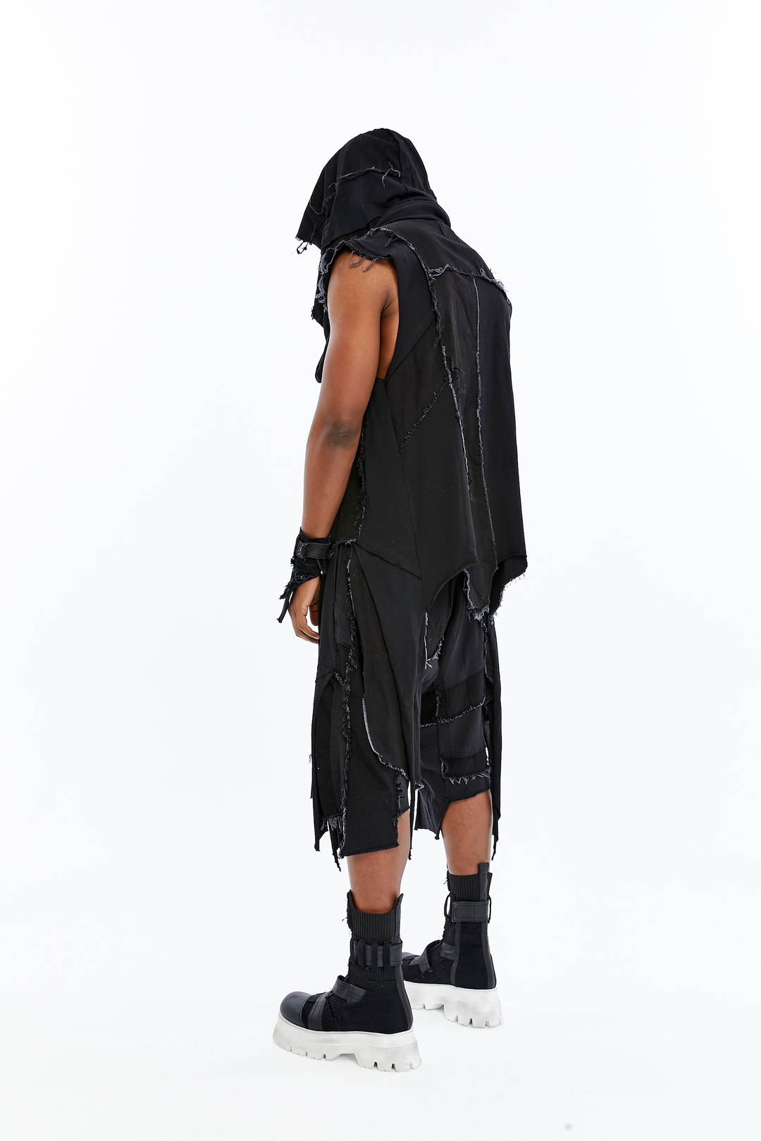DIVIDE VEST