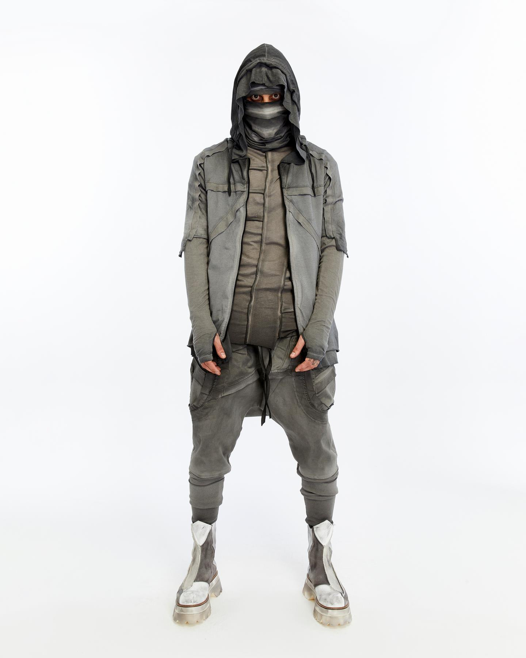 DOUBLE LAYER HOODED