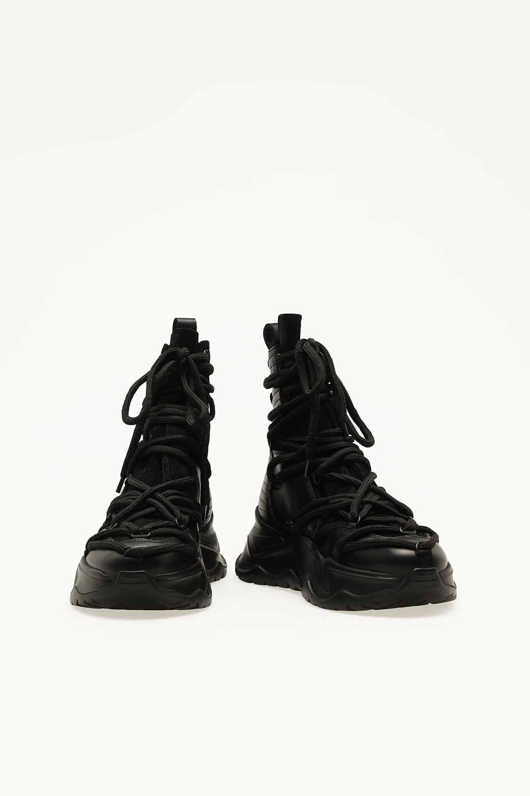 LONG STRING SHOES