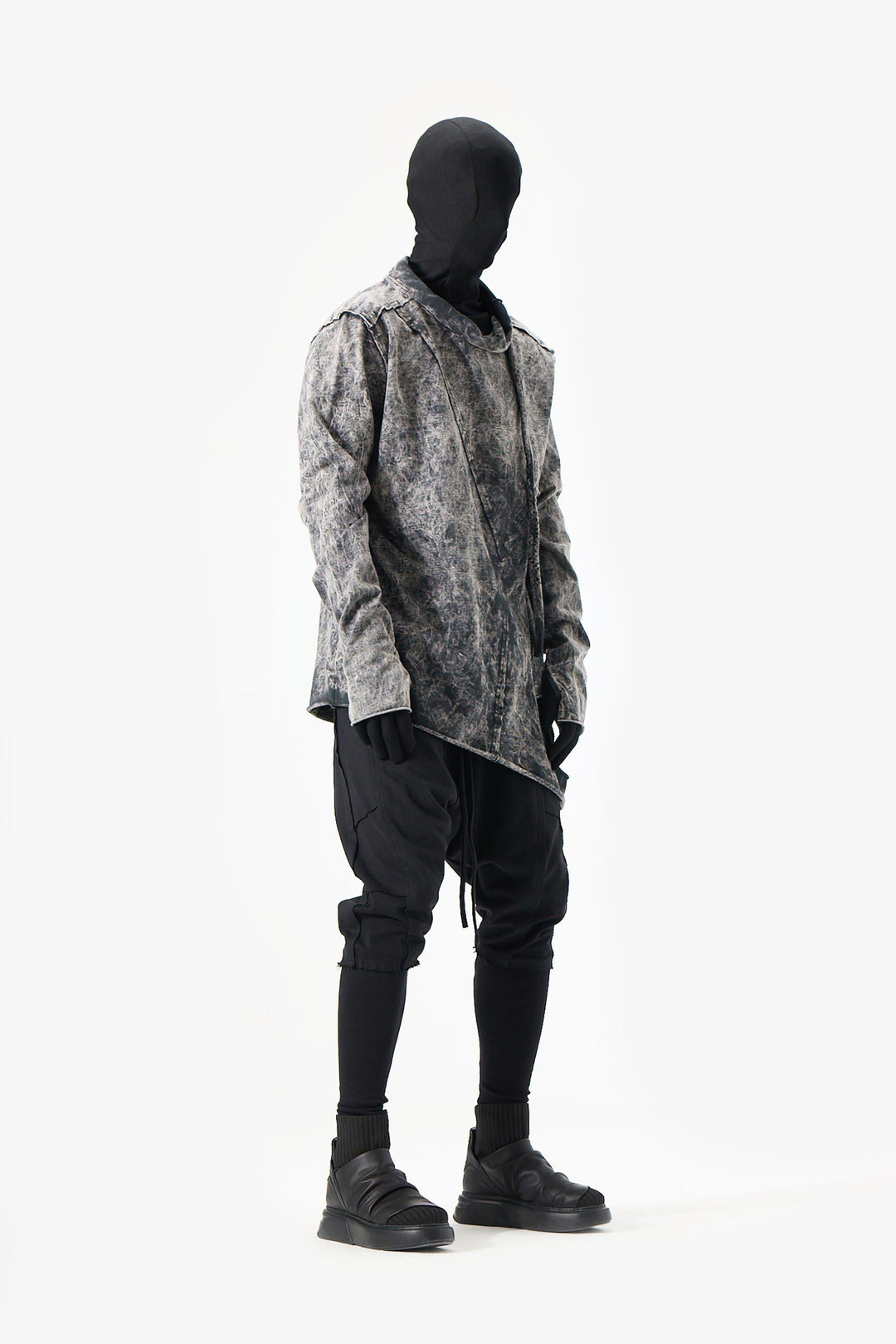 RIPPED SWEATSHIRT