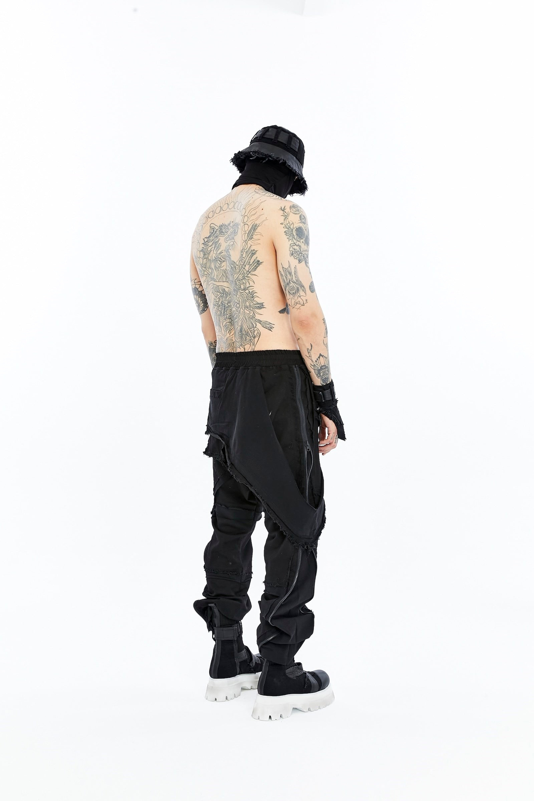 SPLIT ZIP PANTS