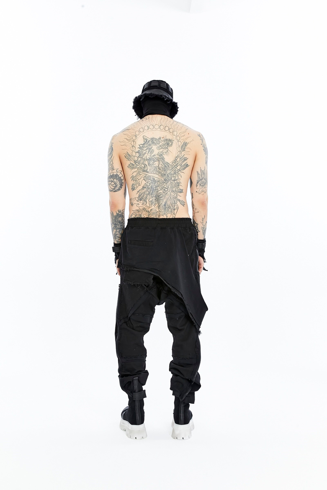 SPLIT ZIP PANTS