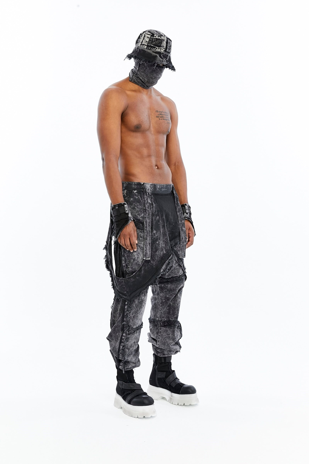 SPLIT ZIP PANTS