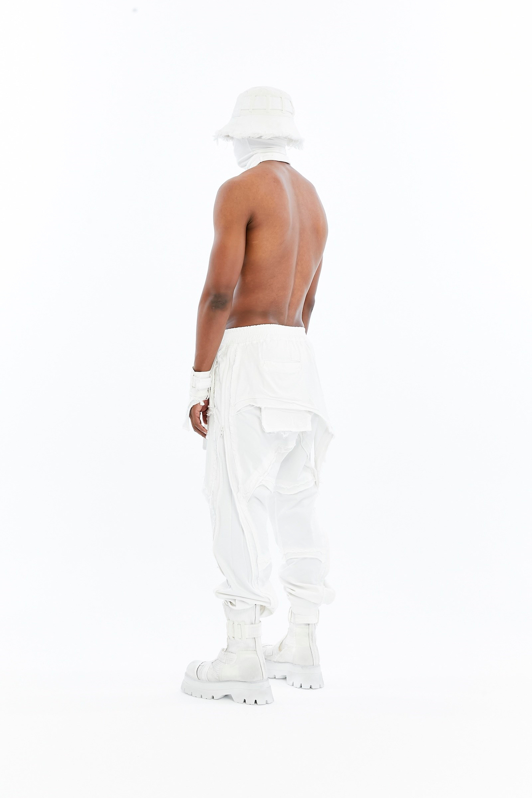 SPLIT ZIP PANTS