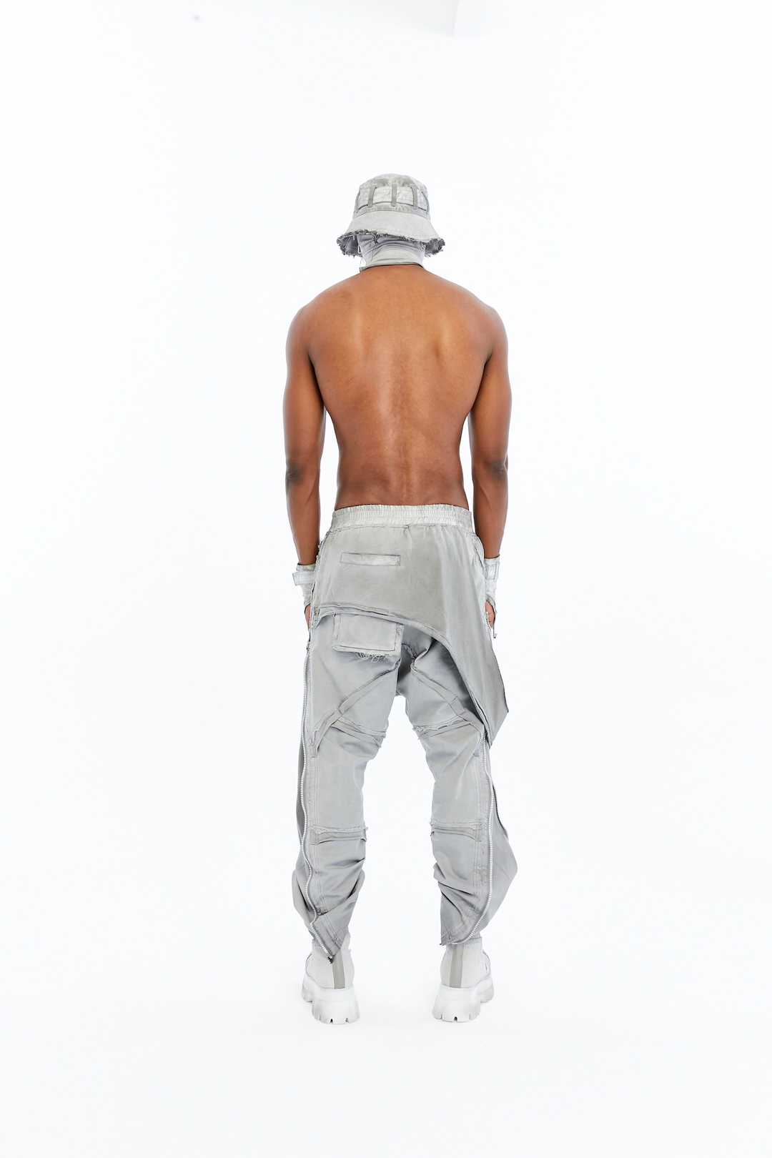SPLIT ZIP PANTS