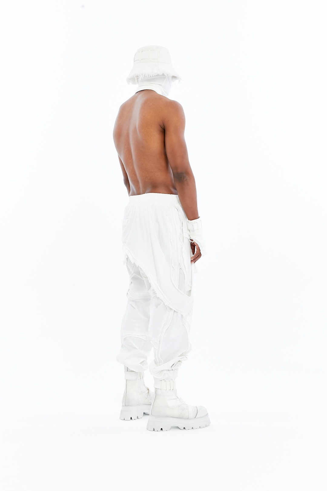 SPLIT ZIP PANTS