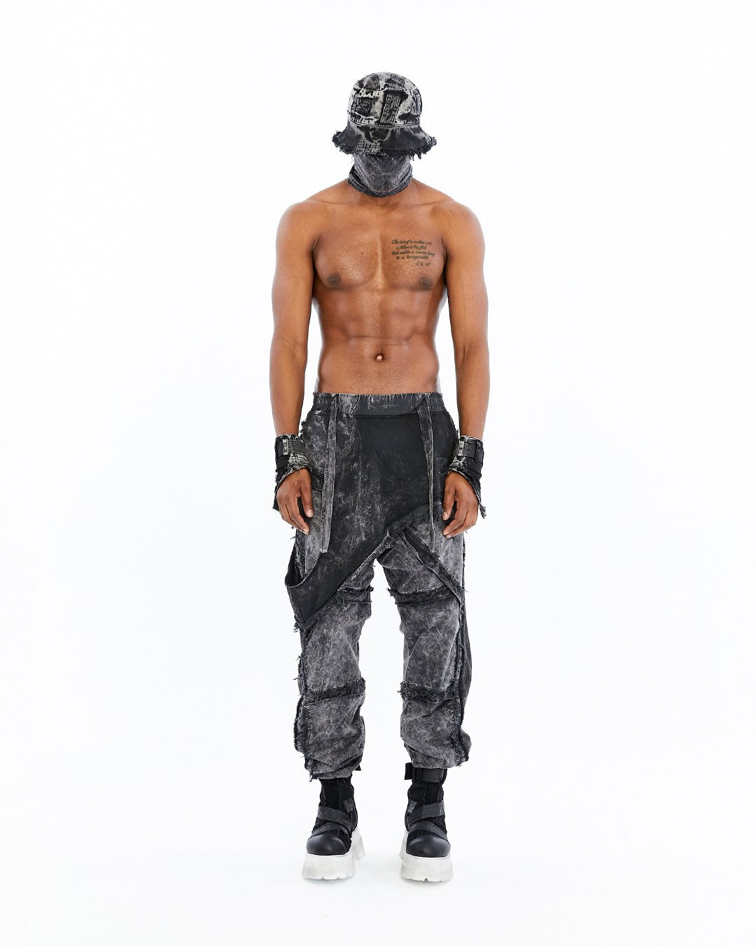 SPLIT ZIP PANTS