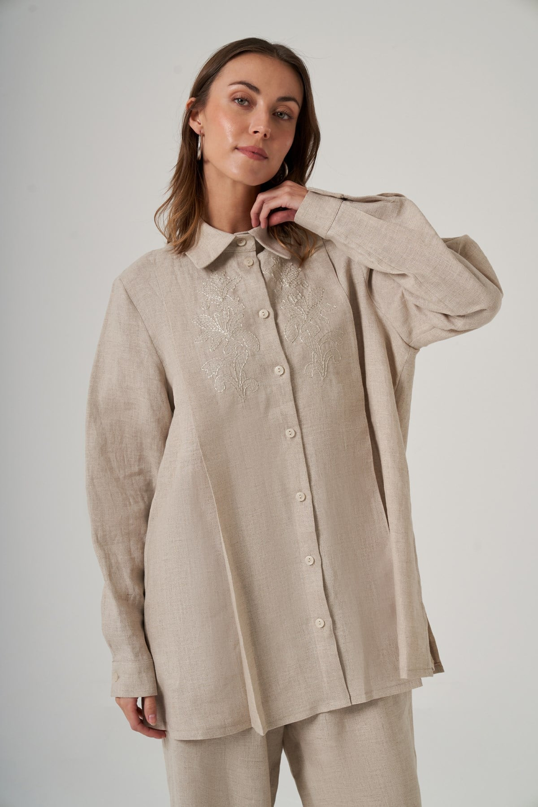 Nuss 1073 Nakış Detaylı Keten Takım - Naturel