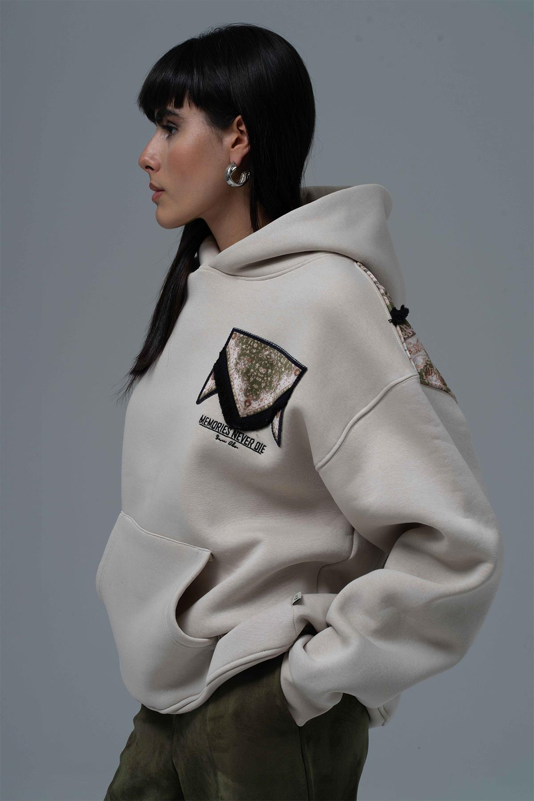 Memories Never Die Oversize Sweatshirt Kadın Ekru