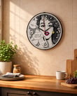 Retro Pop Art Kadın Figürlü Dekoratif Duvar Saati