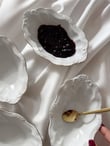 Vintage Form Kabartmalı 4 lü Porselen Yaldızlı Mini Kayık Sunum Kasesi Beyaz