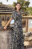 Arias Closet %100 Viskon Çiçek ve Yaprak Desenli Önü Düğmeli Elbise