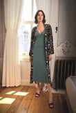 Arias Closet Çiçek ve Yaprak Desenli Dantelli ve Dekolteli Sabahlık Takımı