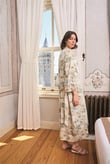 Arias Closet Çiçek ve Yaprak Desenli Dantelli ve Dekolteli Sabahlık Takımı