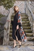 Arias Closet Çiçek ve Yaprak Desenli Dantelli ve Dekolteli Sabahlık Takımı