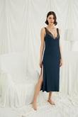 Arias Closet Dantelli Dekolteli ve Yırtmaçlı Gecelik