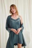 Arias Closet Dekolteli Yakası ve Kolu Dantelli Sabahlık Takımı
