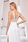 Arias Closet Göğüs ve Sırt Dekolteli Dantelli ve Yırtmaçlı Saten Gecelik