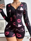 Arias Closet Pamuklu Kırmızı Öpücük ve Kalp Desenli Düğmeli Uzun Kol Tulum Pijama