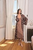 Arias Closet Yaprak Desenli Yırtmaçlı Dantelli ve Dekolteli Sabahlık Takımı