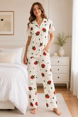 Ekru Çilek Desenli Kısa Kollu Gömlek Yaka Milan Kumaş Kadın Pijama Takımı