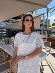 QULOVEYeni GelenlerBeyaz 2 Boyutlu Çiçekli Elbise