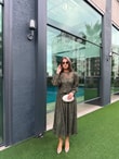 QULOVEYENİ GELENLERHaki Dantelli Büzgülü Elbise