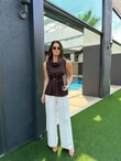 QULOVEYENİ GELENLERKahve Kemerli Yaka Detaylı Bluz
