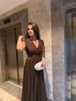 QULOVEYeni GelenlerKahve Vatkalı Kruvaze Yaka Uzun Elbise
