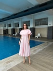 QULOVEYeni GelenlerPembe Pelerinli ve Taşlı Elbise
