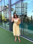 QULOVEYeni GelenlerSarı Brode Kemerli Astarlı Elbise