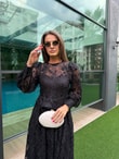 QULOVEYENİ GELENLERSiyah Dantelli Büzgülü Elbise