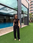 QULOVEYENİ GELENLERSiyah Pileli Gold Toka Detaylı Pantolon
