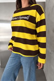 Kadın Kontrast Çizgili Yazı Detaylı Bisiklet Yaka İki İplik Sweatshirt - SarıÇizgili Yazı Detaylı İki İplik Sweatshirt | İstangül ButikSweatshirtİSTANGÜL BUTİK