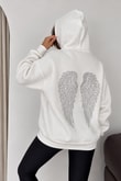 Kadın Melek Kanadı Taş Tasarımlı Kapüşonlu Kanguru Cepli Üç İplik Şardonlu Sweatshirt - BeyazMelek Kanadı Taşlı Kapüşonlu Şardonlu Sweatshirt | İstangül ButikSweatshirtİSTANGÜL BUTİK