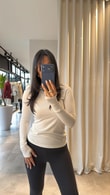 Beyaz Wisteria Parmak Geçirmeli Bluz
