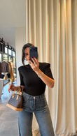 Siyah Vatkalı Çıtçıtlı Bodysuit
