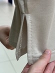 Cemşah Papatya Nakışlı Yazılı Yırtmaçlı Bluz-SS13157 Taş