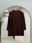 Cemşah Papatya Nakışlı Yazılı Yırtmaçlı Bluz-SS13157 Kahve