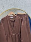Toprak Tek Düğmeli Beli Büzgülü Pantolonlu Takım-ZŞ7079 Kahve