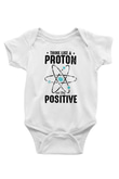 Atom Proton Baskılı Beyaz Bebek Body - Zıbın