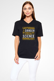 Bilim Tehlikeli Baskılı Unisex V Yaka Siyah Tİşört - Tshirt