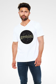 İkizler Burcu Baskılı Beyaz Unisex V Yaka Tişört - Tshirt