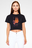 La Sagrada Familia Siyah  Crop Top Tişört