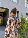 Vatkalı Flok Baskı Şifon Elbise Camel  1707408